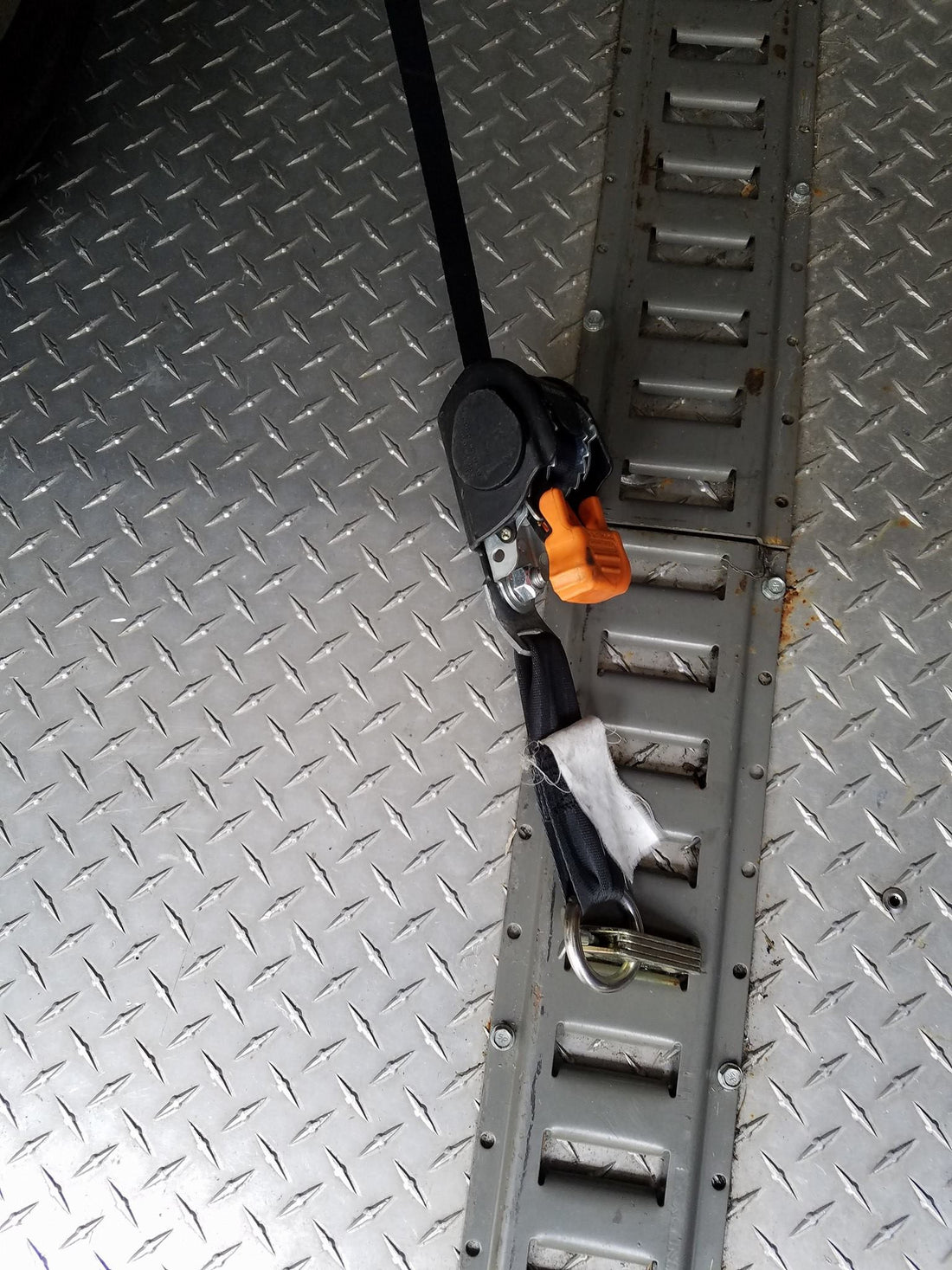 1 inch cargobuckle tie downs with the E-track