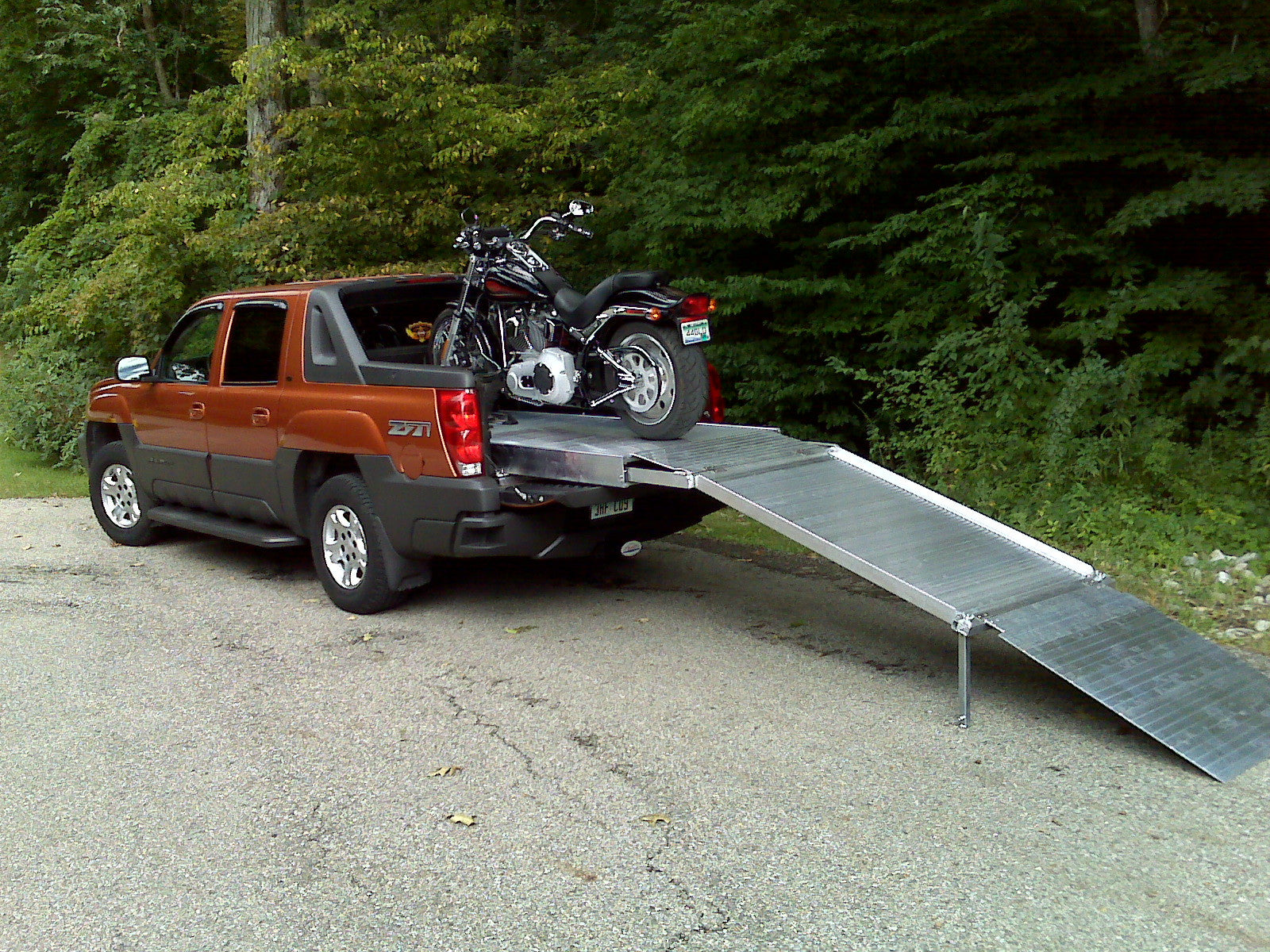 Truck shop motorcycle ramp