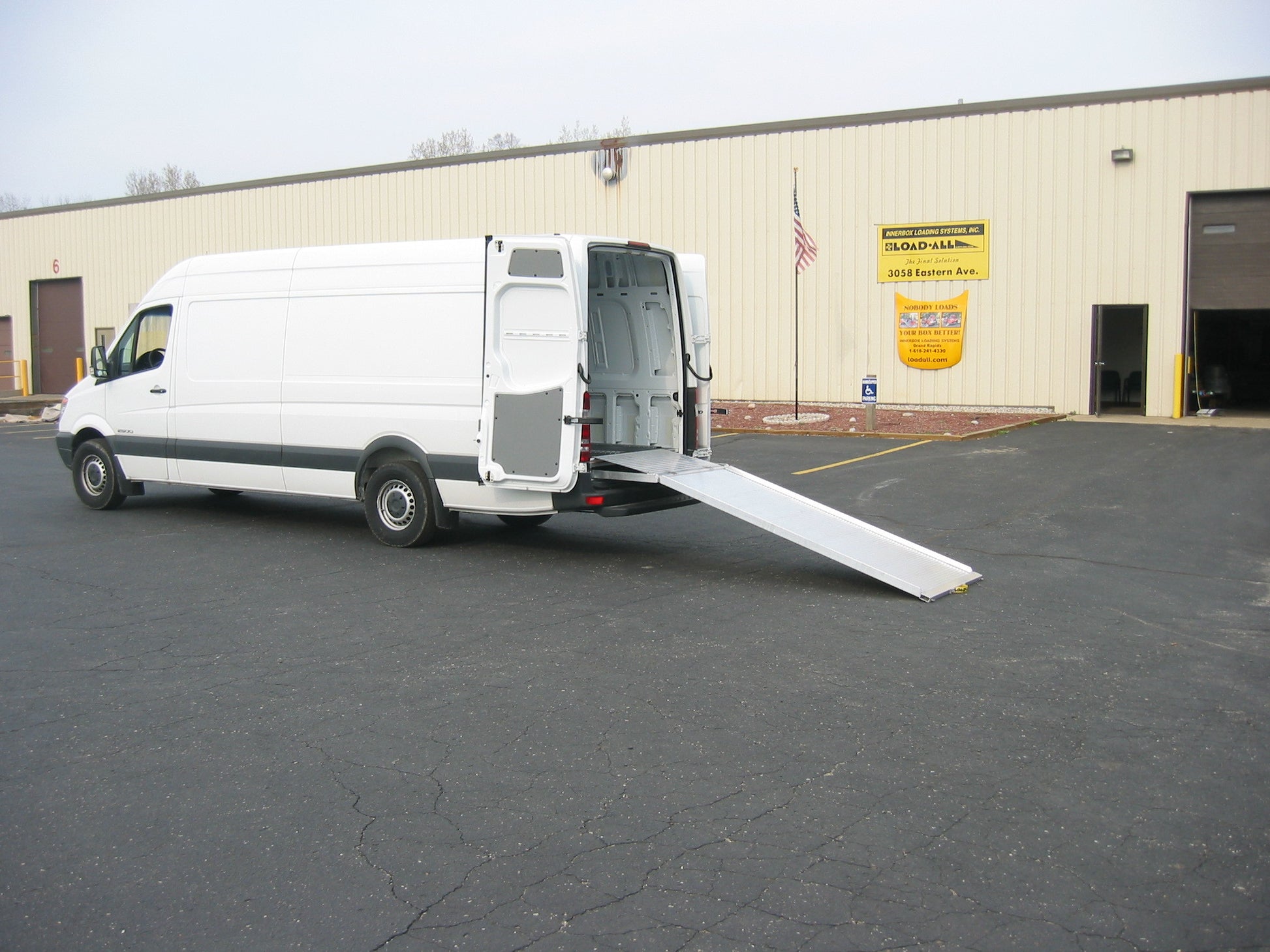 V2 Cargo Van Loading Ramp - LoadAll InnerBox Loading Systems Inc. - 3